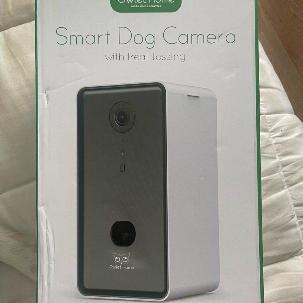 Amazon Smart Pet Camera and food dispenser NEW UNUSED NO SUBSCRIPTION NEEDED